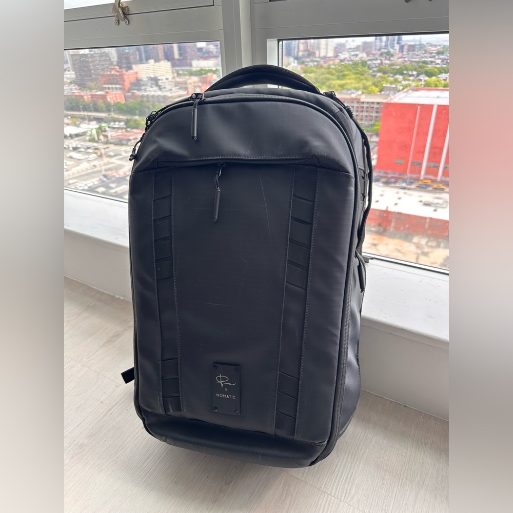 Peter McKinnon Nomatic 35L Camera Backpack